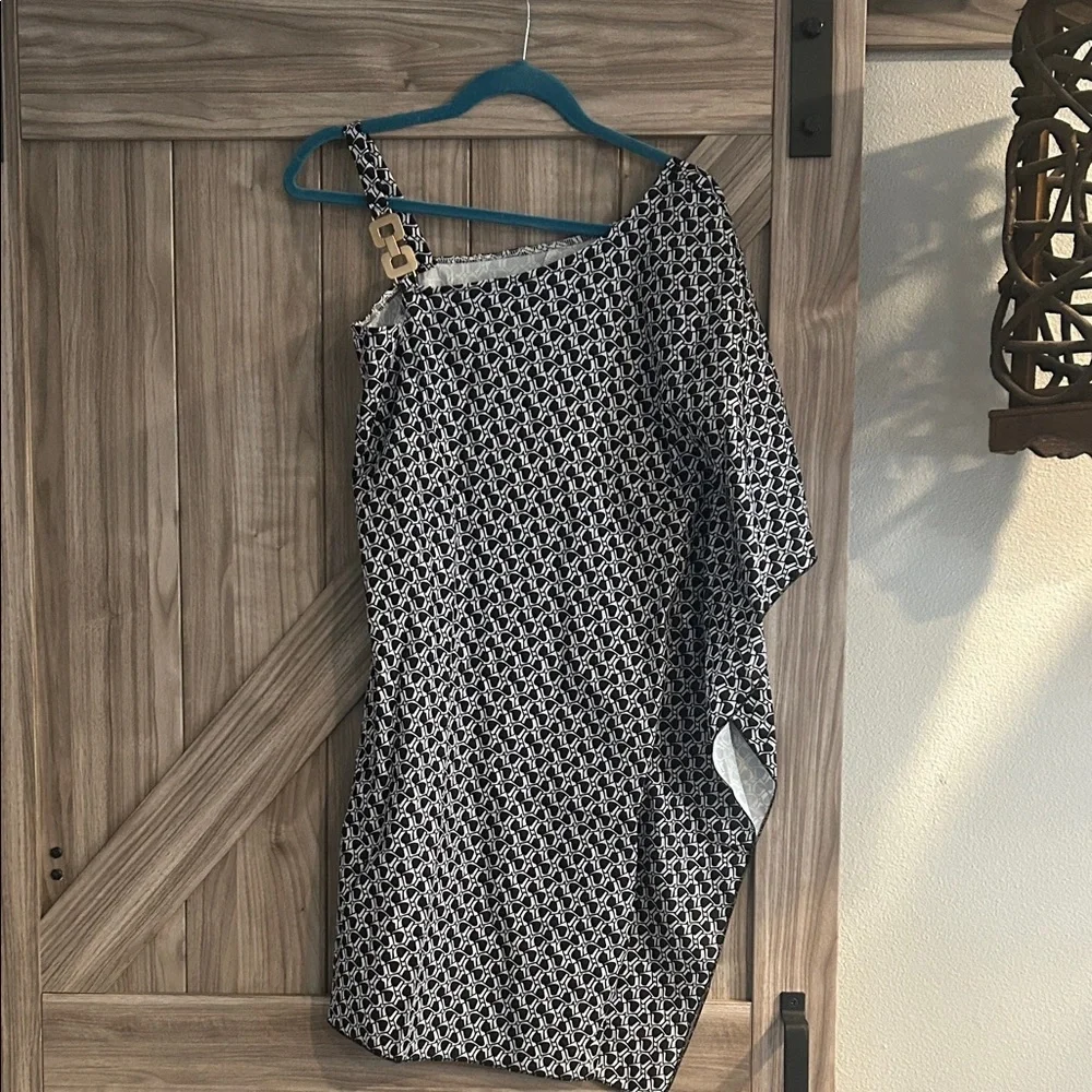 NWOT‎ SHEIN Elegant Black and White One-Shoulder Dress Size S